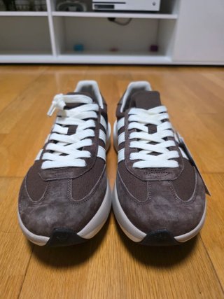 Zapatillas Adidas Marrones