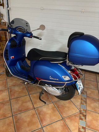 Vespa GTS 300 Azul