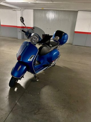Vespa GTS 300 Azul