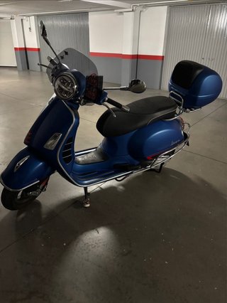 Vespa GTS 300 Azul
