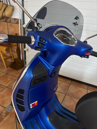 Vespa GTS 300 Azul