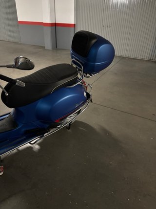Vespa GTS 300 Azul
