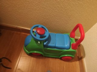 Correpasillos infantil verde y azul