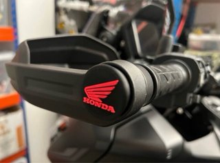 Caja Depósito Honda ADV 350 + 2 Tapones Manillar