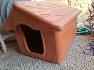 Caseta para perro marrón