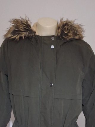 Chaqueta de invierno con capucha y pelo mujer
