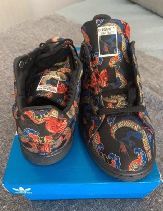 Adidas Stan Smith Edición Especial "Dragón Boat"