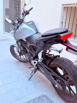 Honda CB 125 Naked Gris 2023 8800km