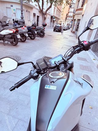 Honda CB 125 Naked Gris 2023 8800km