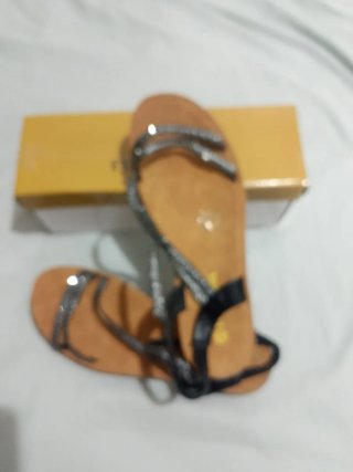 Sandalias Tiras Brillantes Marrón y Plata