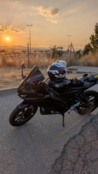 Yamaha YZF R125 Negra
