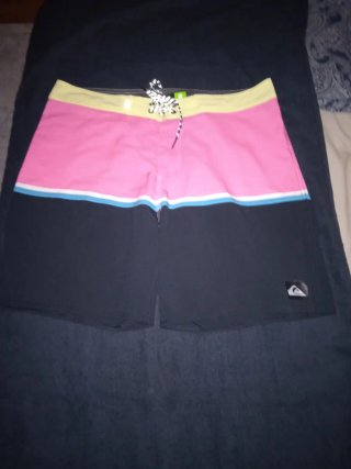 3 Bermudas