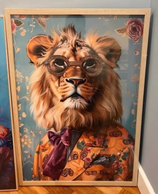 Cuadro León con Gafas y Traje