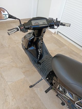 Yamaha BWS Scooter Negra con ITV todo en regla