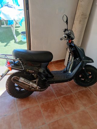 Yamaha BWS Scooter Negra con ITV todo en regla
