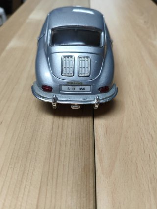 Porsche 356B 1/24 Burago Plata