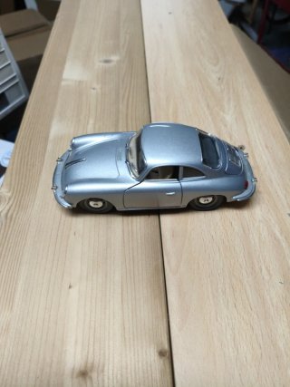 Porsche 356B 1/24 Burago Plata