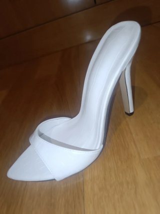 Zapatos de tacón blancos punta