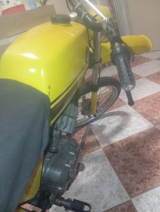 Moto Puch Enduro Amarilla