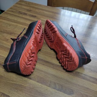 Scarpe antinfortunistiche ISSA nere/rosse