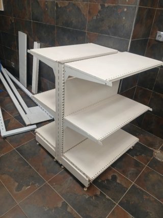 Lote de estanterías metálicas