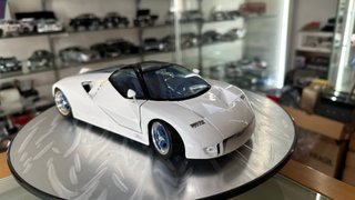 Ford GT90 escala 1:18