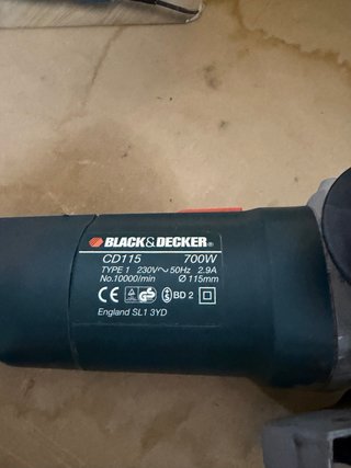Amoladora Black & Decker 700W CD115