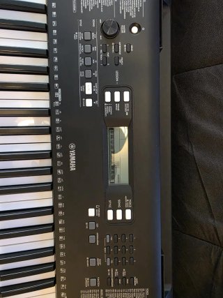 Teclado Yamaha PSR-E373