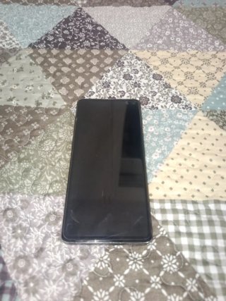 Samsung s10 plus No enciende. Escucho ofertas.