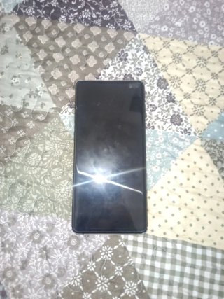 Samsung s10 plus No enciende. Escucho ofertas.