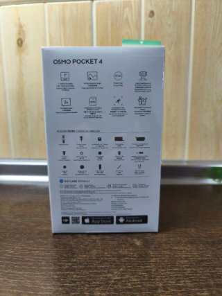 DJI Osmo Pocket 4 Creator Combo