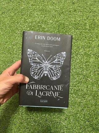 Fabbricante di lacrime romanzo