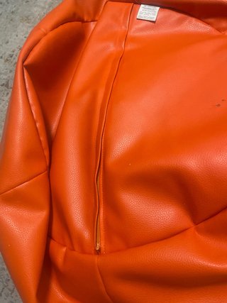 Puf Naranja Piel Sintética