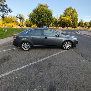 TOYOTA AVENSIS 2009 AUTOMATICO FULL EXTRAS PREMIUM