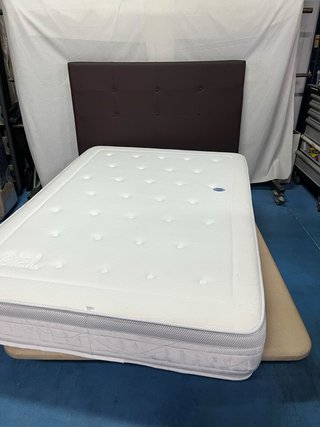 Base Tapizada + Colchón Visco 135x190