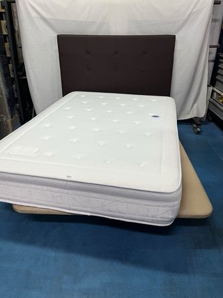 Base Tapizada + Colchón Visco 135x190