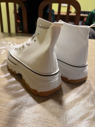 Botas blancas altas nuevas