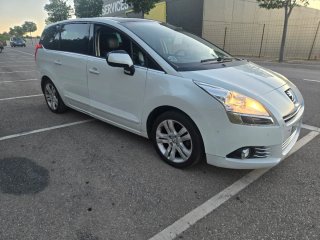 Peugeot 5008 2011