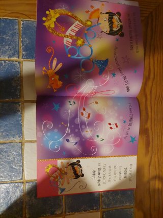 Alice the Amber Fairy and the Showstopper Spect...