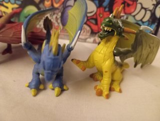 4 Figuras Dragones Ubisoft 7cm