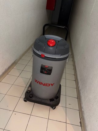 Aspiradora profesional de polvos y liquidos
