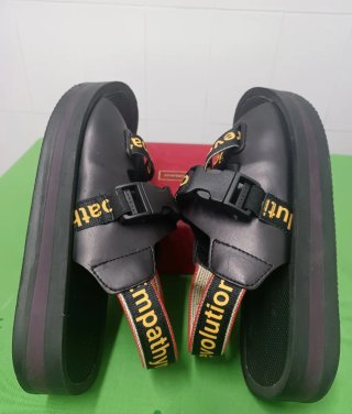 Sandalias veganas Duo negras multicolor