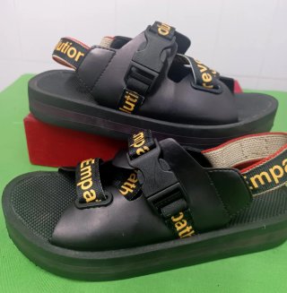 Sandalias veganas Duo negras multicolor
