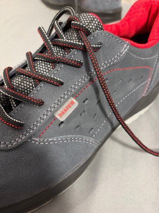 Zapatos de seguridad Panter grises y rojos