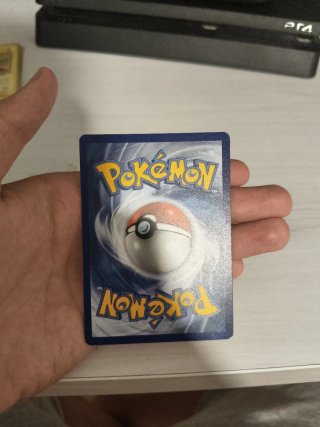 Reshiram 25 Aniversario Pokémon PRECIO NEGOCIABLE