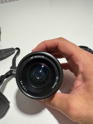 Cámara Analógica Nikon FM2 + 2 objetivos.