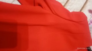 Giacca rossa con chiusura gioiello Made in Italy