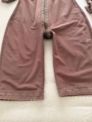 Faja Colombiana Postoperatoria Beige