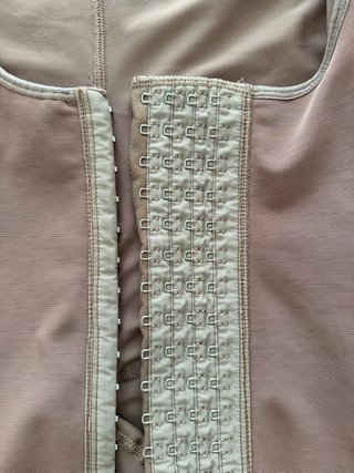 Faja Colombiana Postoperatoria Beige