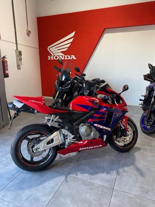 Honda CBR 600RR Roja y Azul